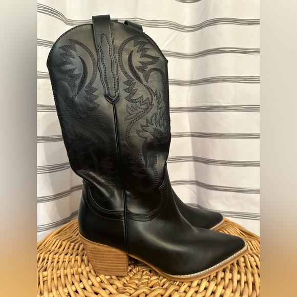 ARIDER GIRL Hanan 15" Knee High Stacked Heel Western Boots.  Like New Size 7.5 - Picture 2 of 2